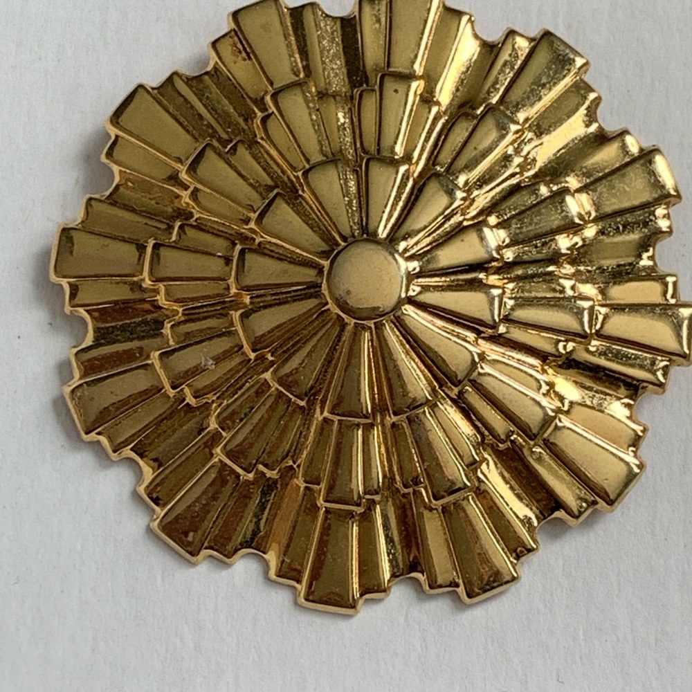 Gold Tone Sunburst Rosette Scarf Clip
